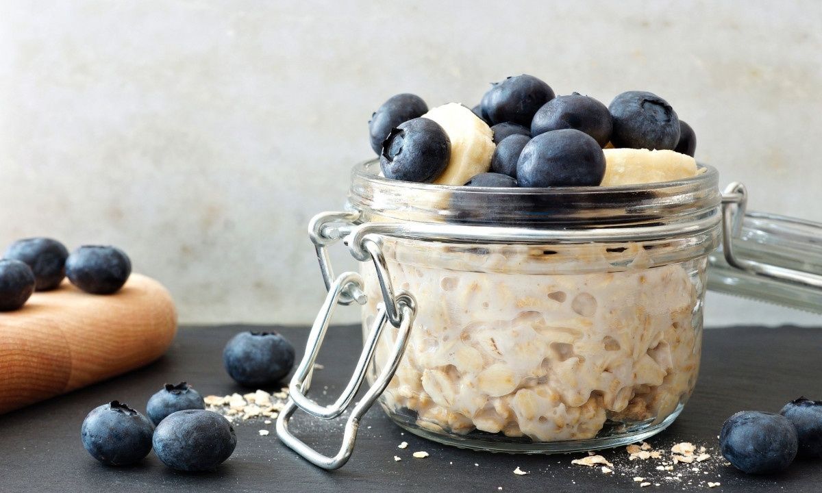 Overnight oats: Οφέλη και συνταγές για σούπερ θρεπτικό πρωινό