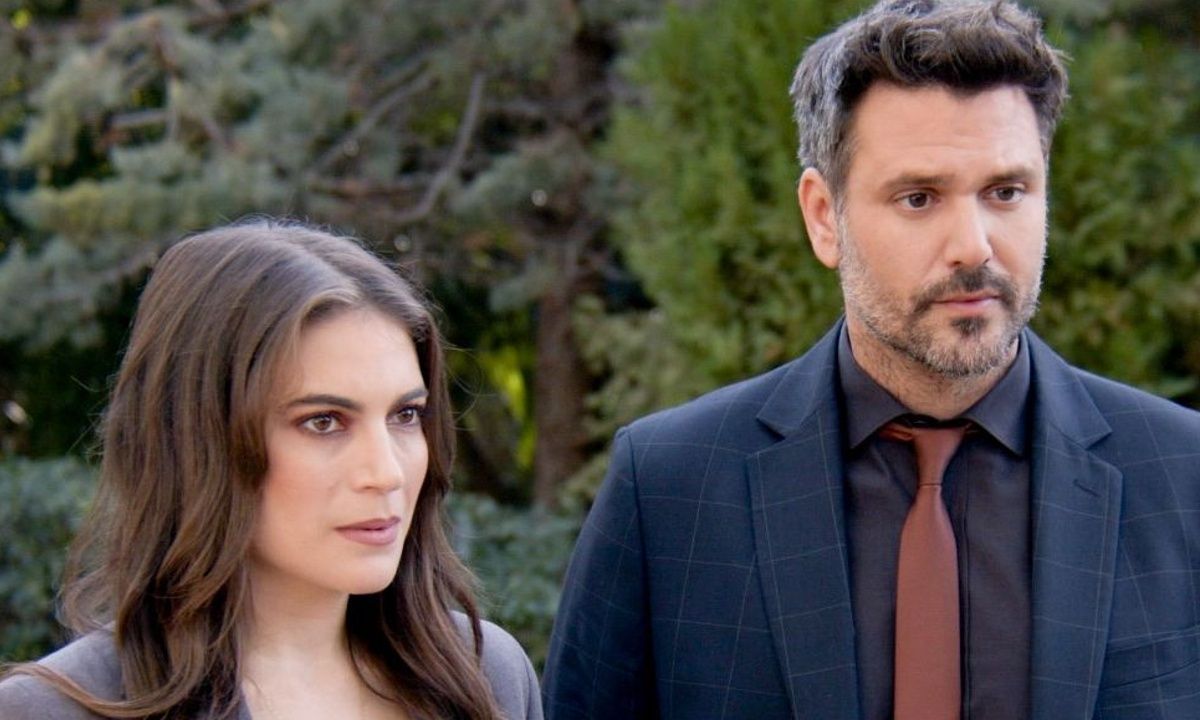 Η Λίνα ομολογεί στους Παγιδευμένους πως σκότωσε τον Άκη