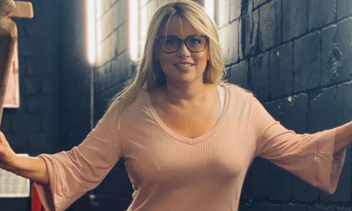 Το total look της Τουμασάτου έκανε τους πάντες να την κοιτάνε: Το έξυπνο μυστικό στις εμφανίσεις της