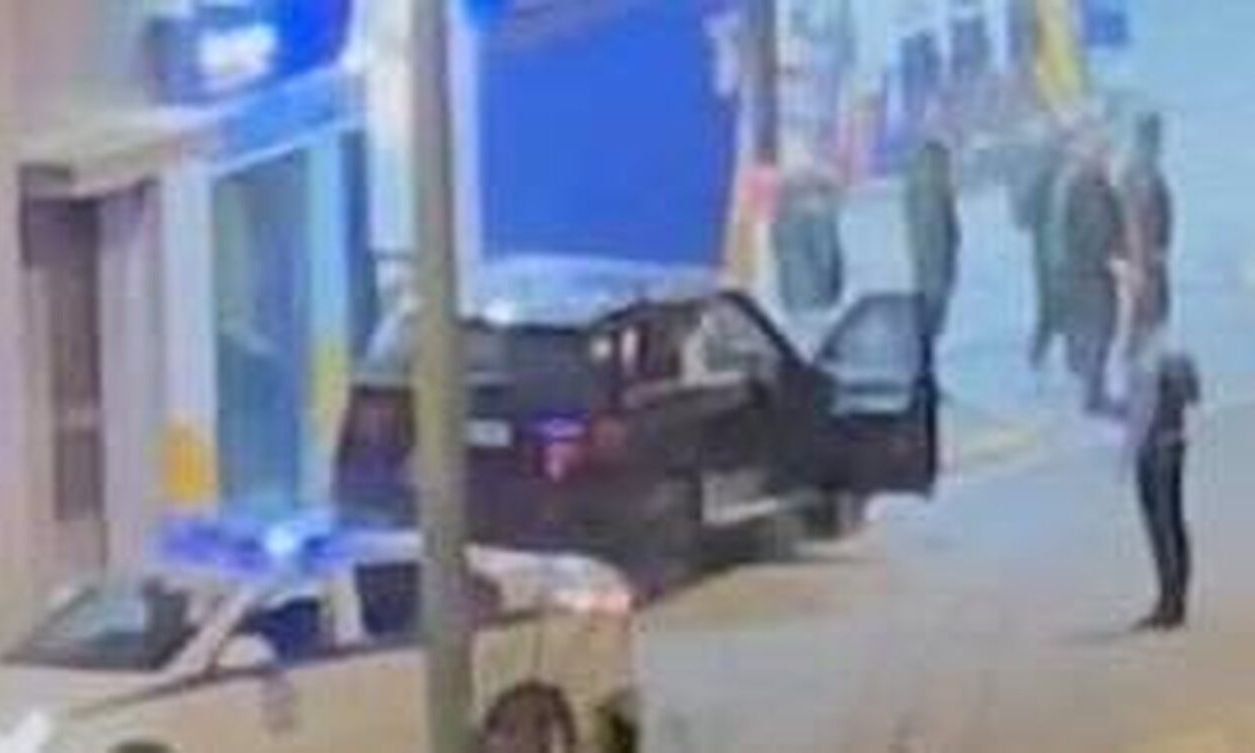 Νέος Κόσμος: Άγρια εκτέλεση 44χρονου - Τον «γάζωσαν» με καλάσνικοφ μέσα στο αυτοκίνητό του