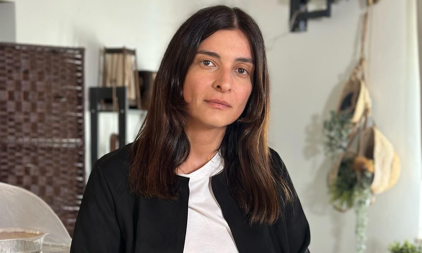 Η Γη της Ελιάς: Η Ιουλία ανακοινώνει στην οικογένεια ότι περιμένει αγόρι και θα το ονομάσει Ιάκωβο