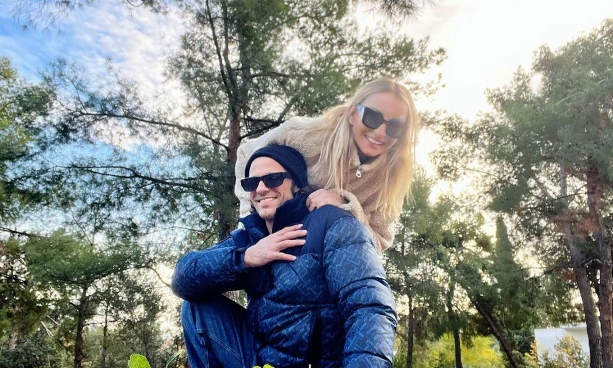 Ρέβη- Τότσικας είναι ίδιοι μετά από 10 χρόνια γάμου και η απόδειξη ήρθε μέσα από μια photo