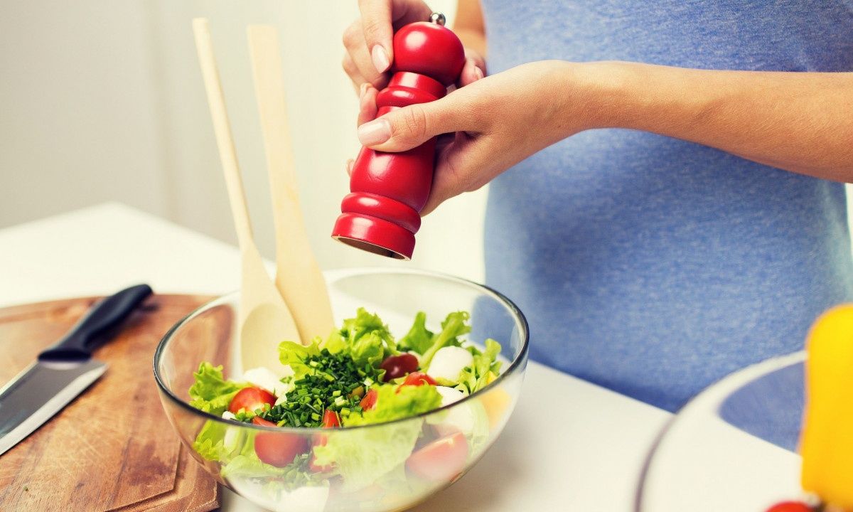 Πέντε tips για να μειώσουμε το αλάτι στη διατροφή μας