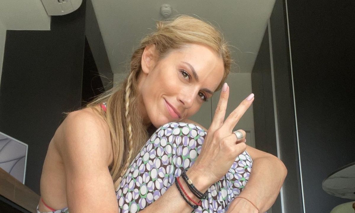 Ντορέττα Παπαδημητρίου: Η throwback φώτο αγκαλιά με τους γιους της