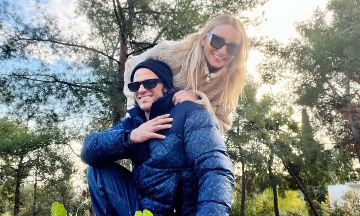 «Τι έρωτας» είπαν στη Ρούλα Ρέβη και το ποστ του Τότσικα