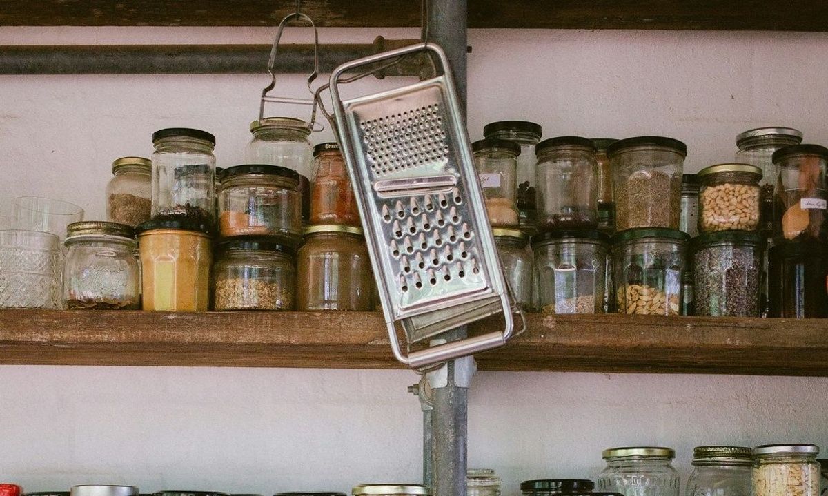 Τα άδεια βάζα και έξι ακόμα αντικείμενα στην κουζίνα που πρέπει να πετάξεις