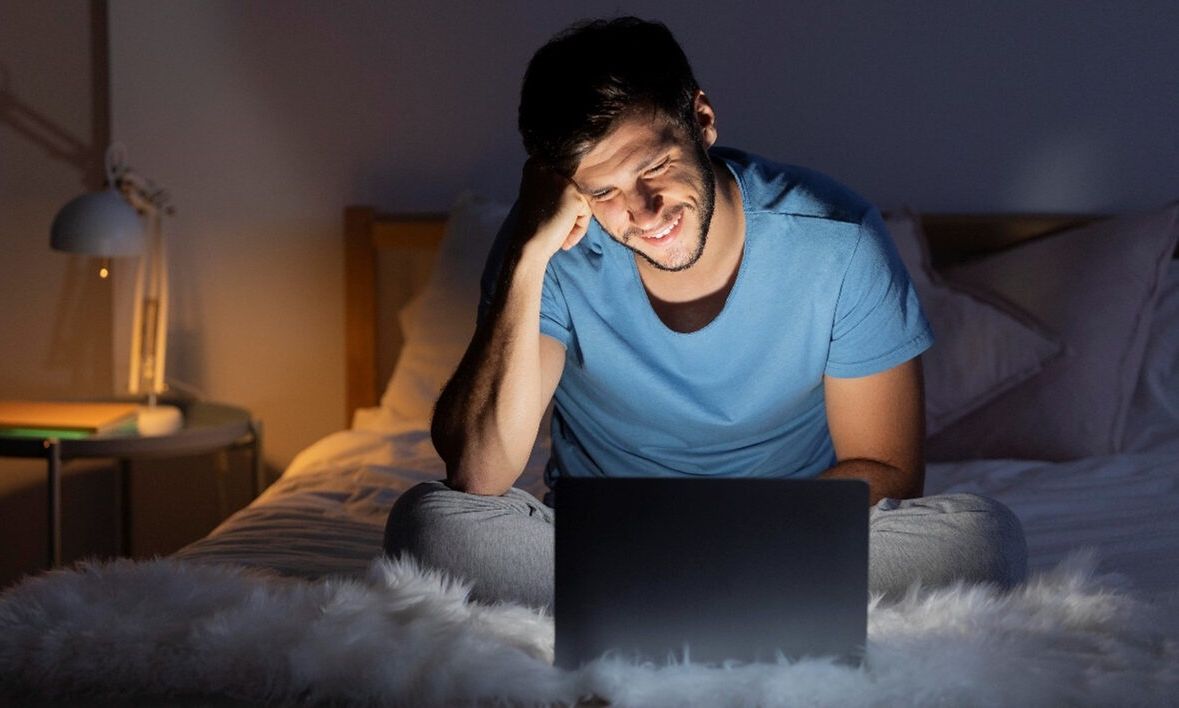 Οι άχαστες σειρές του Disney+ που θα σε «κολλήσουν» στην οθόνη