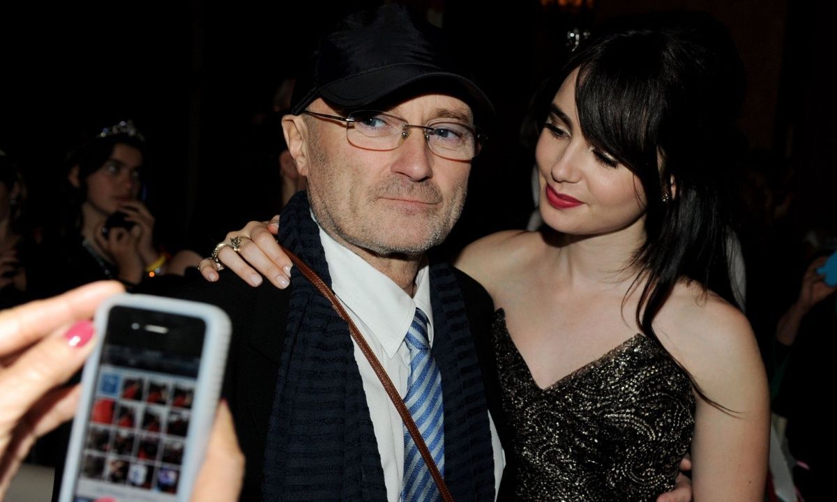 H Lily Collins ευχήθηκε στον μπαμπά της με τον πιο γλυκό τρόπο