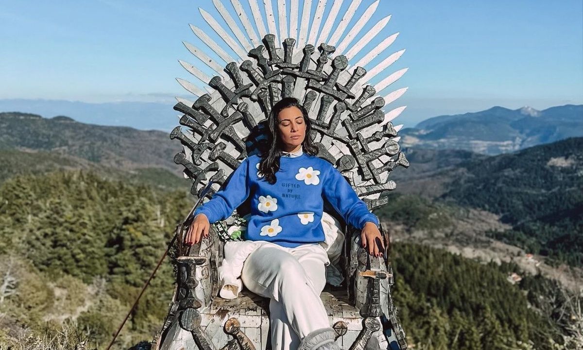 Ευγενία Σαμαρά: Οι διακοπές στην Παύλιανη και τα εντυπωσιακά looks