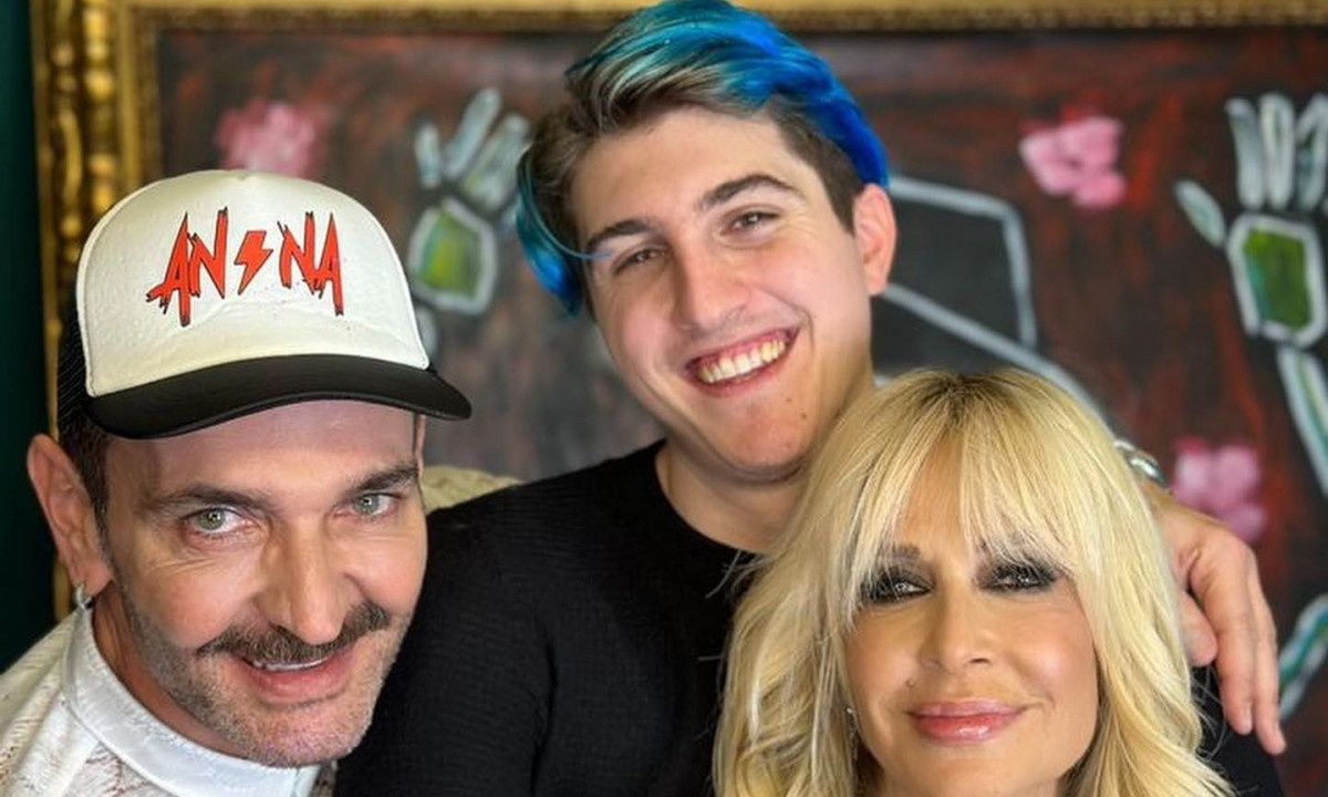 Η συνάντηση Good Job Nicky- Άννας Βίσση αποκάλυψε την ultra stylish αλλαγή στα μαλλιά της