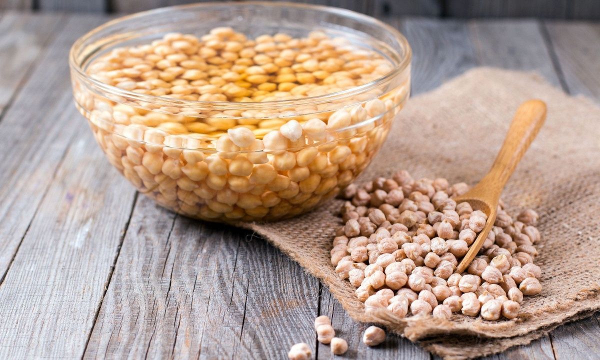 Γιατί πρέπει να μουλιάζετε πάντα τα όσπρια