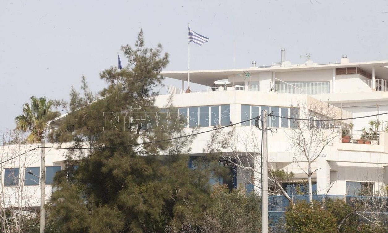 Γλυφάδα: Πυροβολισμοί σε ναυτιλιακή εταιρεία - Πληροφορίες για έναν νεκρό και δύο τραυματίες