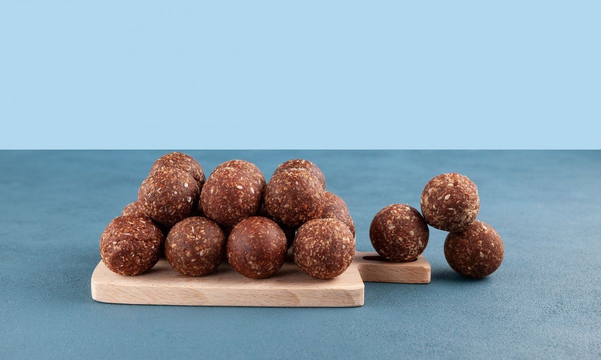 Ενεργειακά τρουφάκια με καρύδια και βρόμη