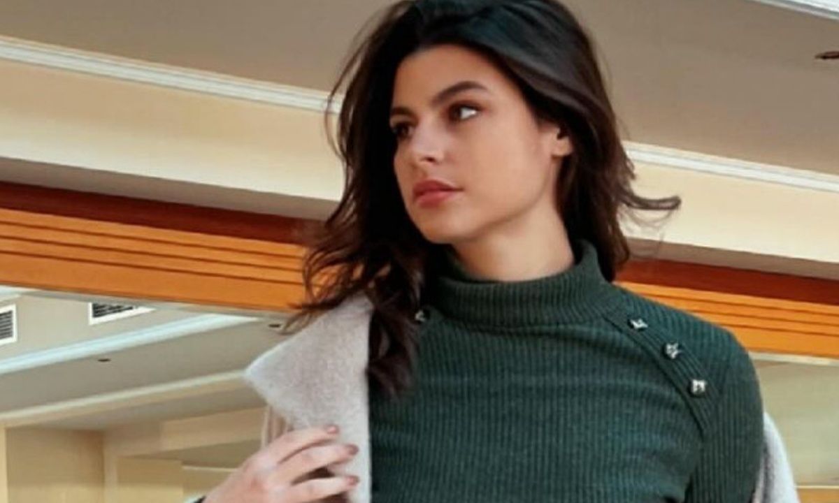 Δανάη Παππά: Η Θοδώρα του Σασμού ποζάρει στην Πορτογαλία και δείχνει τις δύο αντίθετες πλευρές της