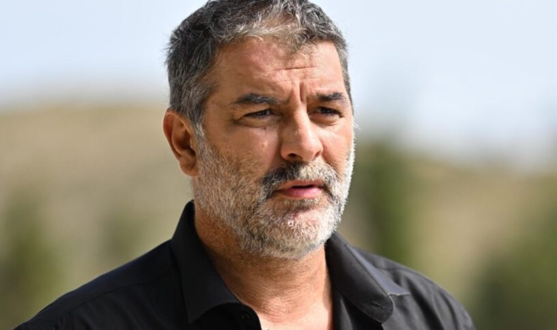 Βασίλης Μπισμπίκης: Η φωτό με τον γιο του και το μήνυμα για τα Τέμπη-«Έχε το νου σου στο παιδί»