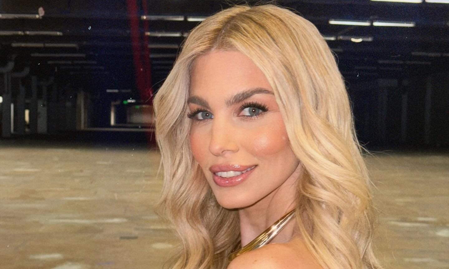 Αποκάλυψη από τη Χατζηθεοδώρου: «Ο πρωταγωνιστής από το Emily in Paris μου κάνει like στο Instagram»