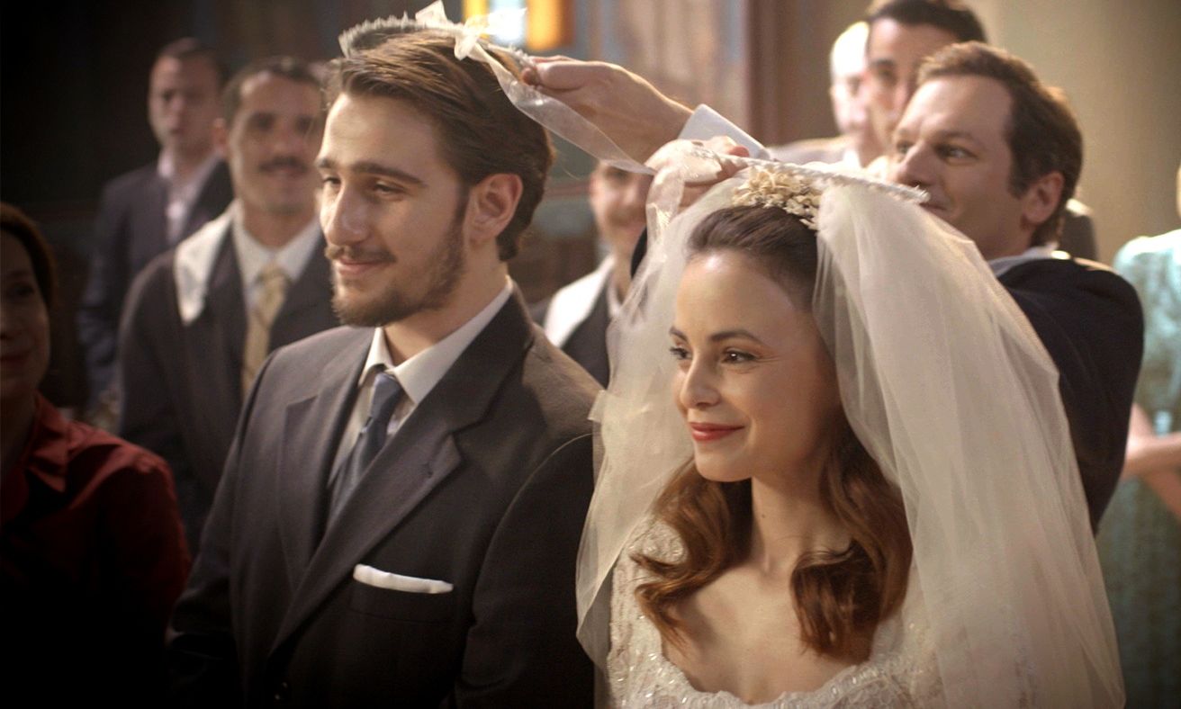 Το προξενιό της Ιουλίας: Ο Γρηγόρης παντρεύεται την ίδια ώρα που η Ιουλία γεννά την κόρη του