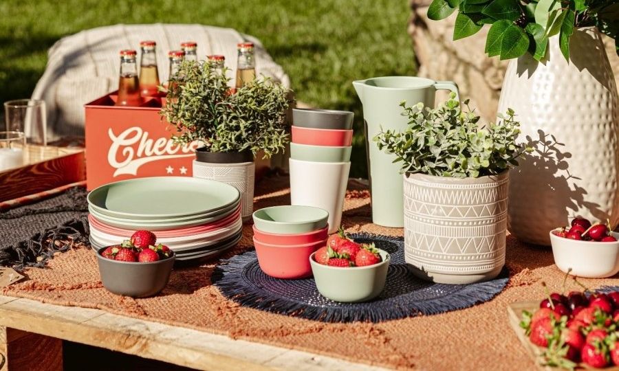 Έχοντας ως αφετηρία το «No place like summer», μπορείς να φέρεις το καλοκαίρι στο σπίτι σου