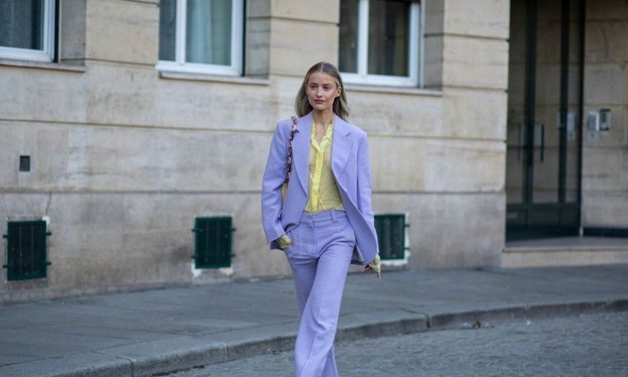 Το color blocking μεταδίδει τα good vibes μου, όταν βγαίνω με τις φίλες μου