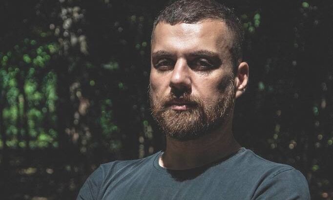 Θέμης Καραμουρατίδης: «Αγαπάω τη μελωδικότητα & μου λείπει από πολλά σύγχρονα ακούσματα»