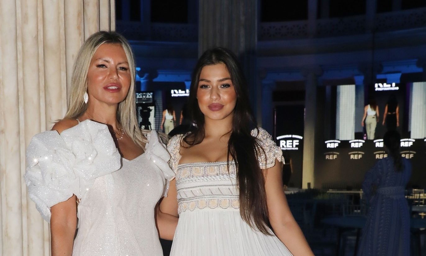 Τάρια Μπούρα - Ραφαέλα Μητροπούλου: Μαμά & κόρη ντύθηκαν νύφες & πόζαραν πιο εντυπωσιακές από ποτέ