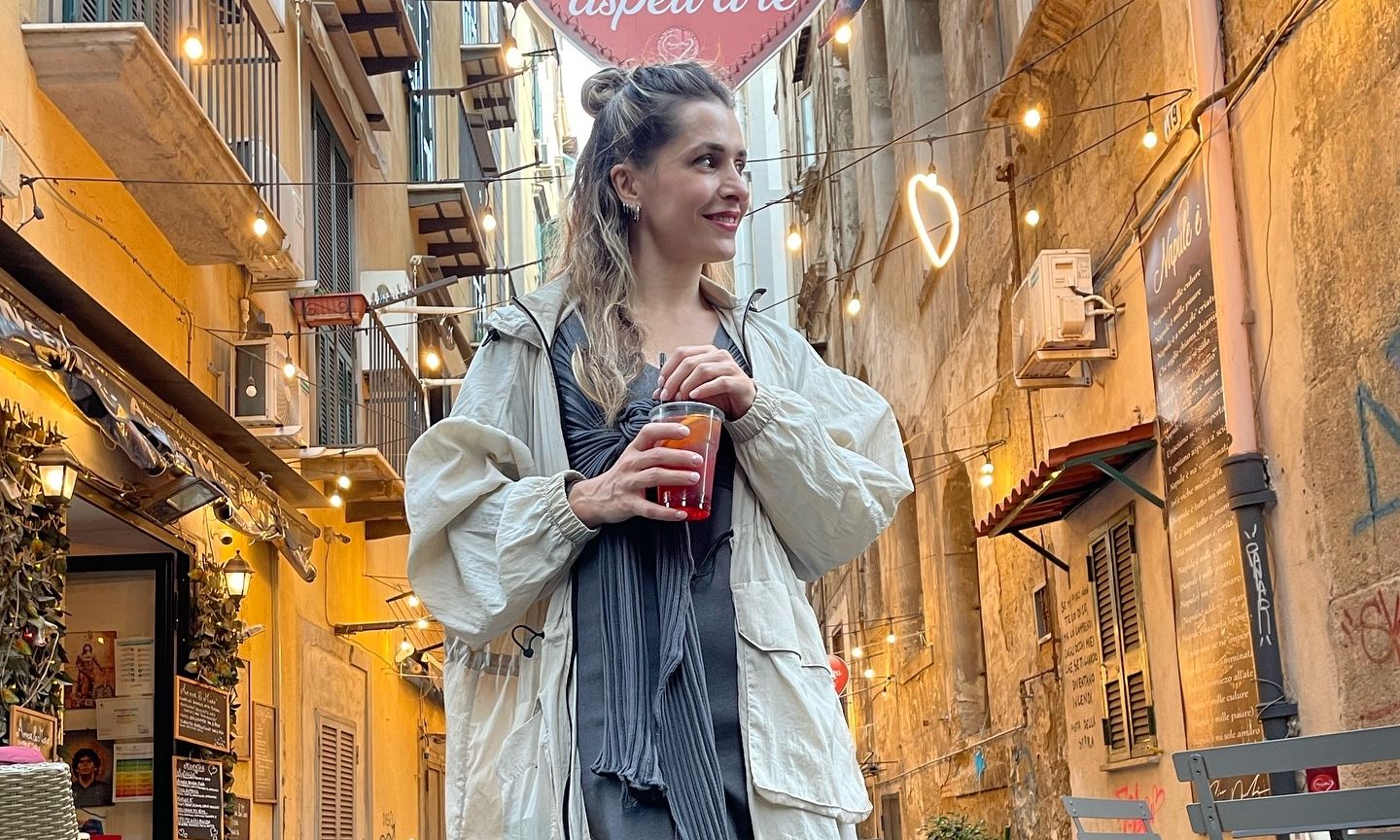 Βασιλική Τρουφάκου: Οι απίθανες φωτογραφίες από τη Νάπολη και ο θηλασμός του γιου της στο εστιατόριο