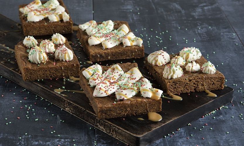 Gingerbread brownies από τον Άκη Πετρετζίκη