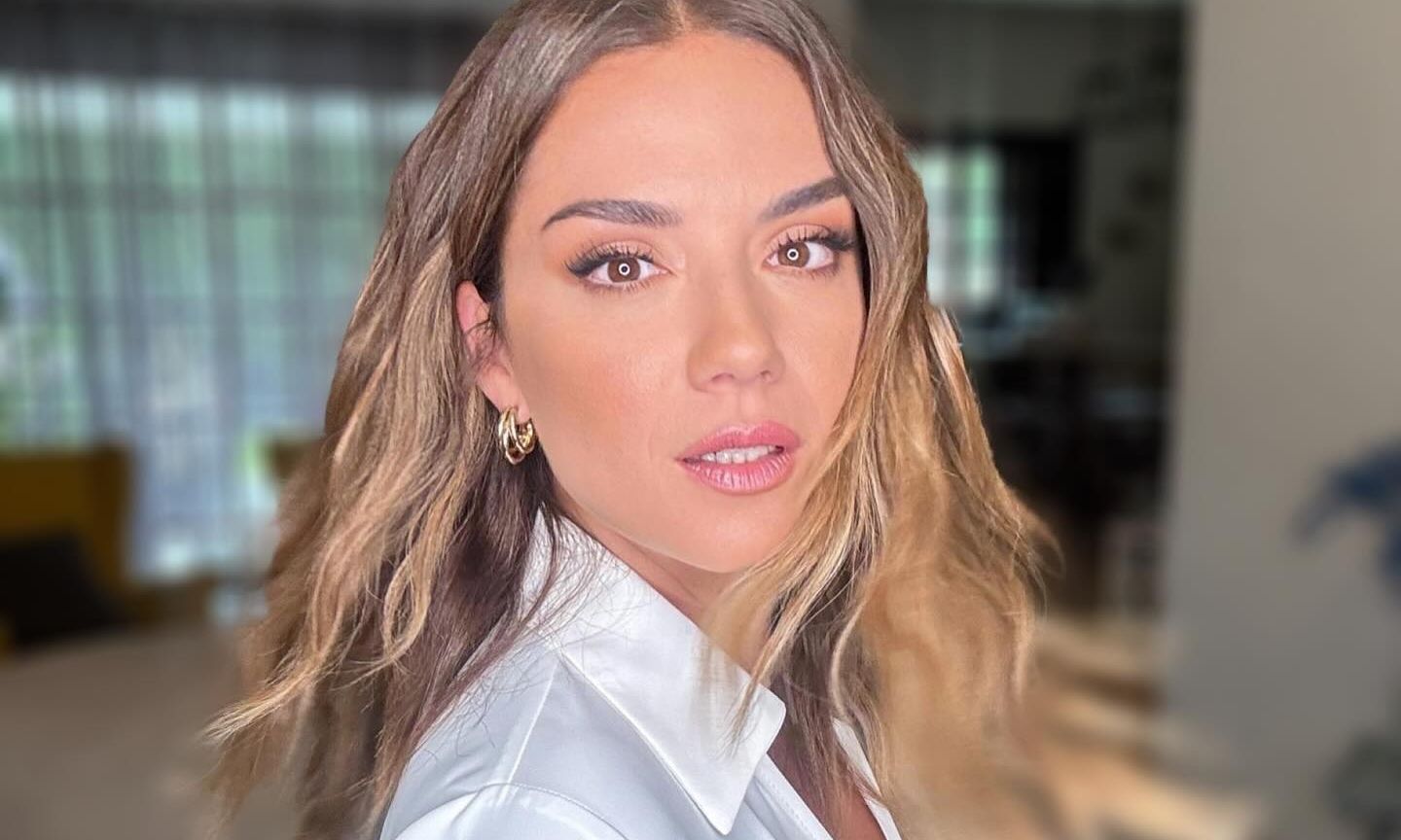 Βάσω Λασκαράκη: Με την κόρη της, Εύα σε έκθεση ζωγραφικής - Μοναδικό στιγμιότυπο