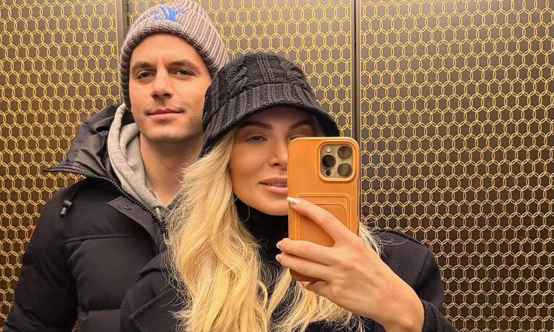 Καινούργιου-Κουτσουμπής: Η ρομαντική απόδραση στο Παρίσι, η αγκαλιά & το τρυφερό φιλί