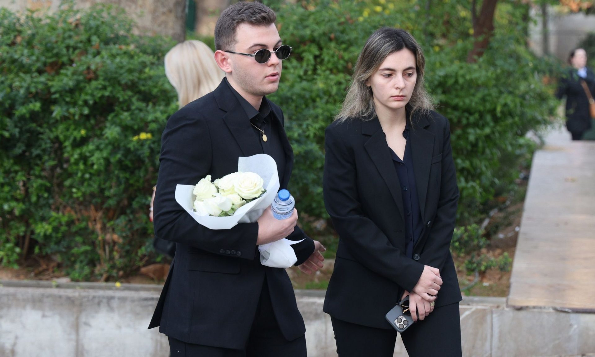 Κηδεία Μίμη Δομάζου: Τα συγκινητικά λόγια από τα εγγόνια του -  «Ήταν πολύ καλός στα πάντα»