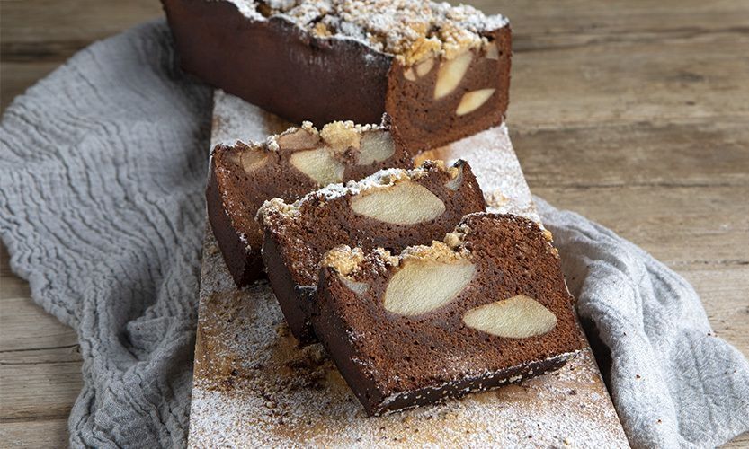 Κέικ σοκολάτας με αχλάδια από τον Άκη Πετρετζίκη