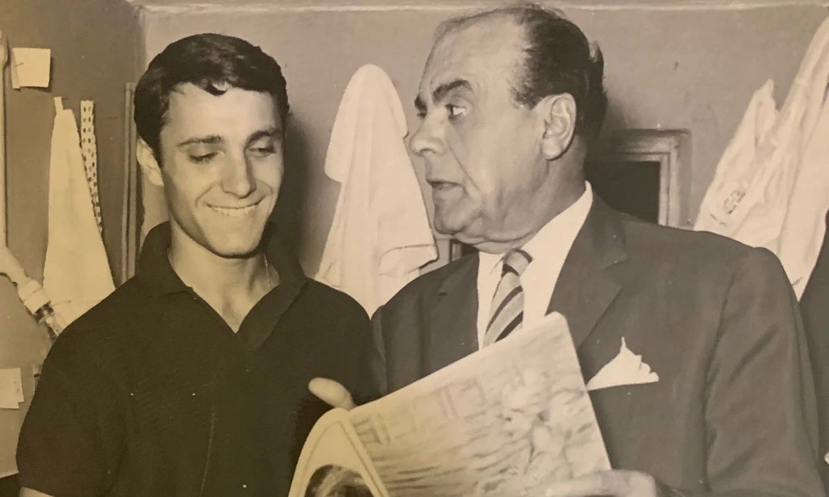 Βασίλης Αυλωνίτης Junior: Ο «άγνωστος» παππούς του, η σημερινή εικόνα του & η ιστορία με τα οστά του