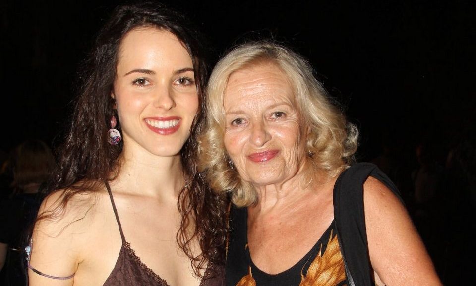 Grand Hotel – Ιλιάδα Λαμπρίδου: Ο ρόλος, η ηθοποιός κόρη της, Μαριαλένα Ροζάκη και η εγγονή της