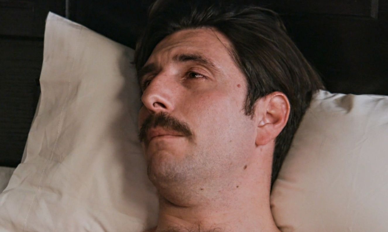 Grand Hotel: Ο ετοιμοθάνατος Ρήγας ρωτάει την Αλίκη αν είναι ο μοναδικός άντρας στη ζωή της