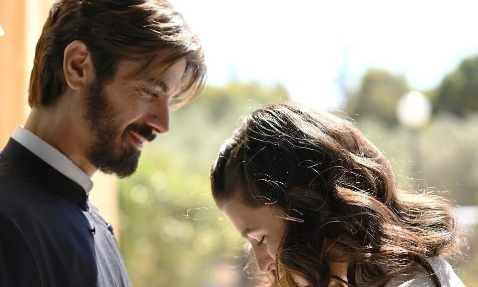 Άγιος Έρωτας επεισόδια: Ο Παύλος πιάνει στα πράσα Χλόη και πατέρα Νικόλαο