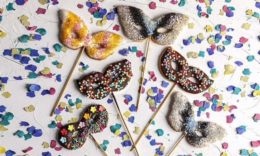 Μπισκότα αποκριάτικες μάσκες από τον Άκη Πετρετζίκη