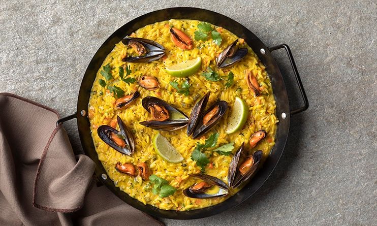 Κριθαρότο με μύδια και σαφράν από τον Άκη Πετρετζίκη