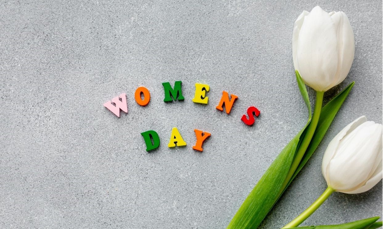 Τρεις ιδέες για εσένα που ψάχνεις δώρο για την Ημέρα της γυναίκας