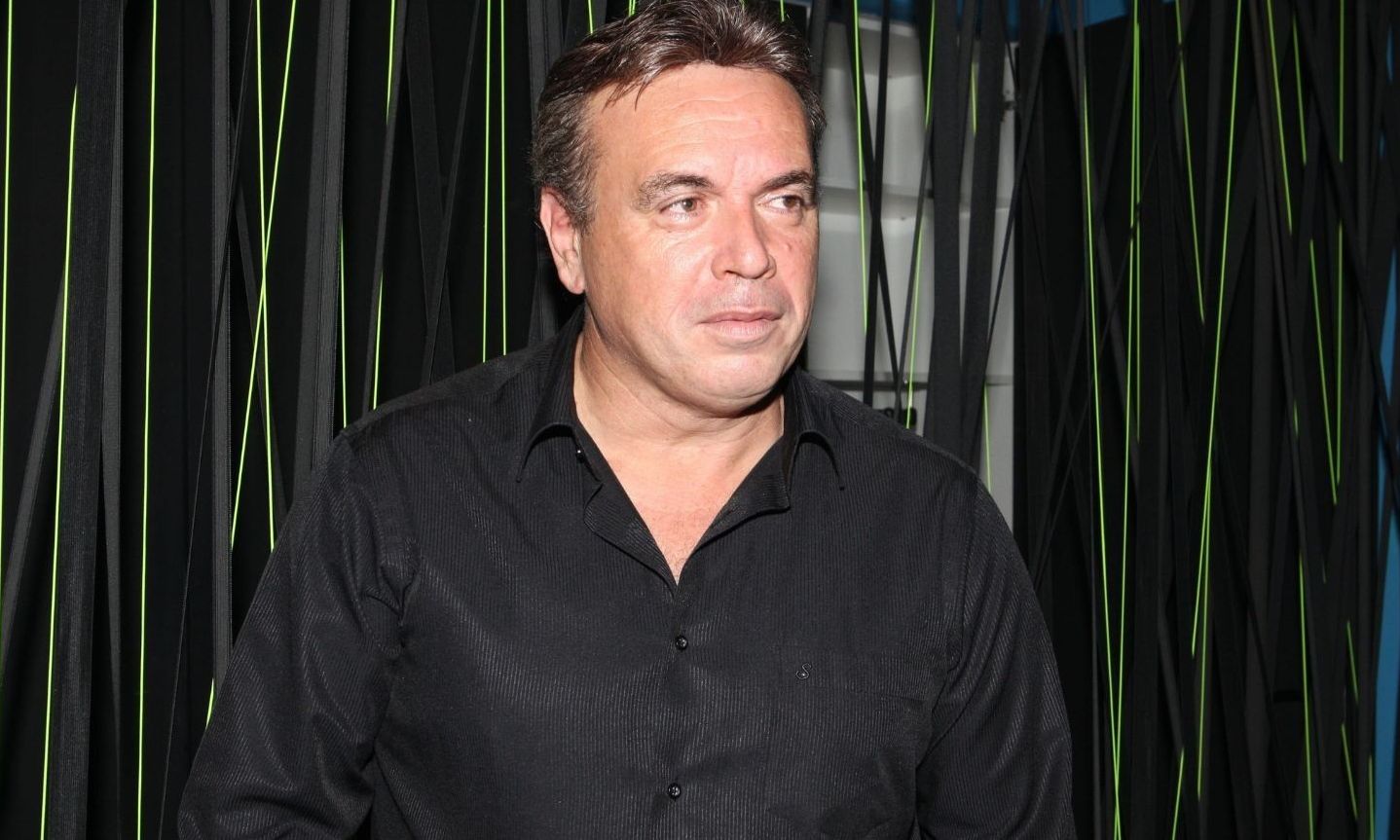 Η αποκάλυψη της αδερφής του Μανώλη Λιδάκη: «Ο ιδιοκτήτης τον είδε στο κρεβάτι από το παράθυρο και…»