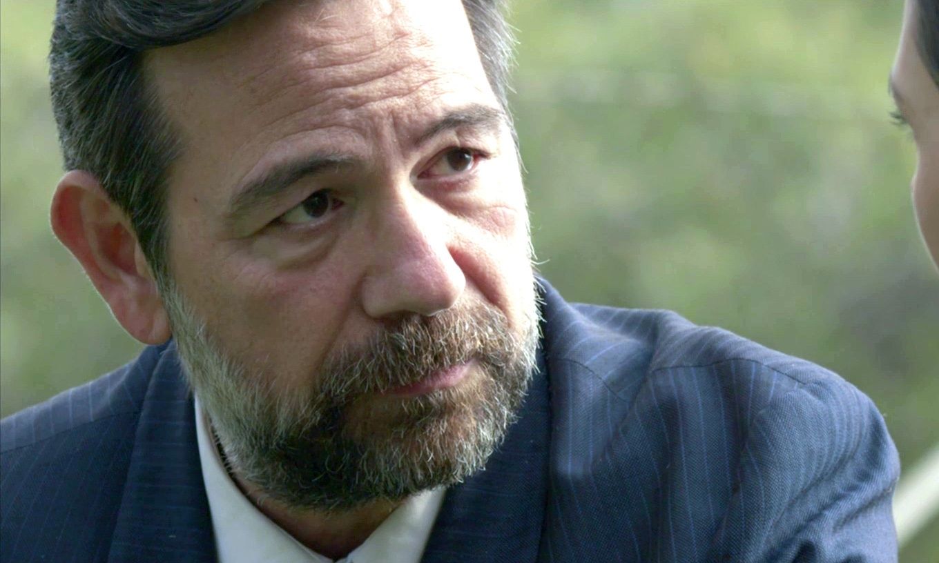 Η Παραλία: Ο Διονύσης επιτίθεται στη Φανή