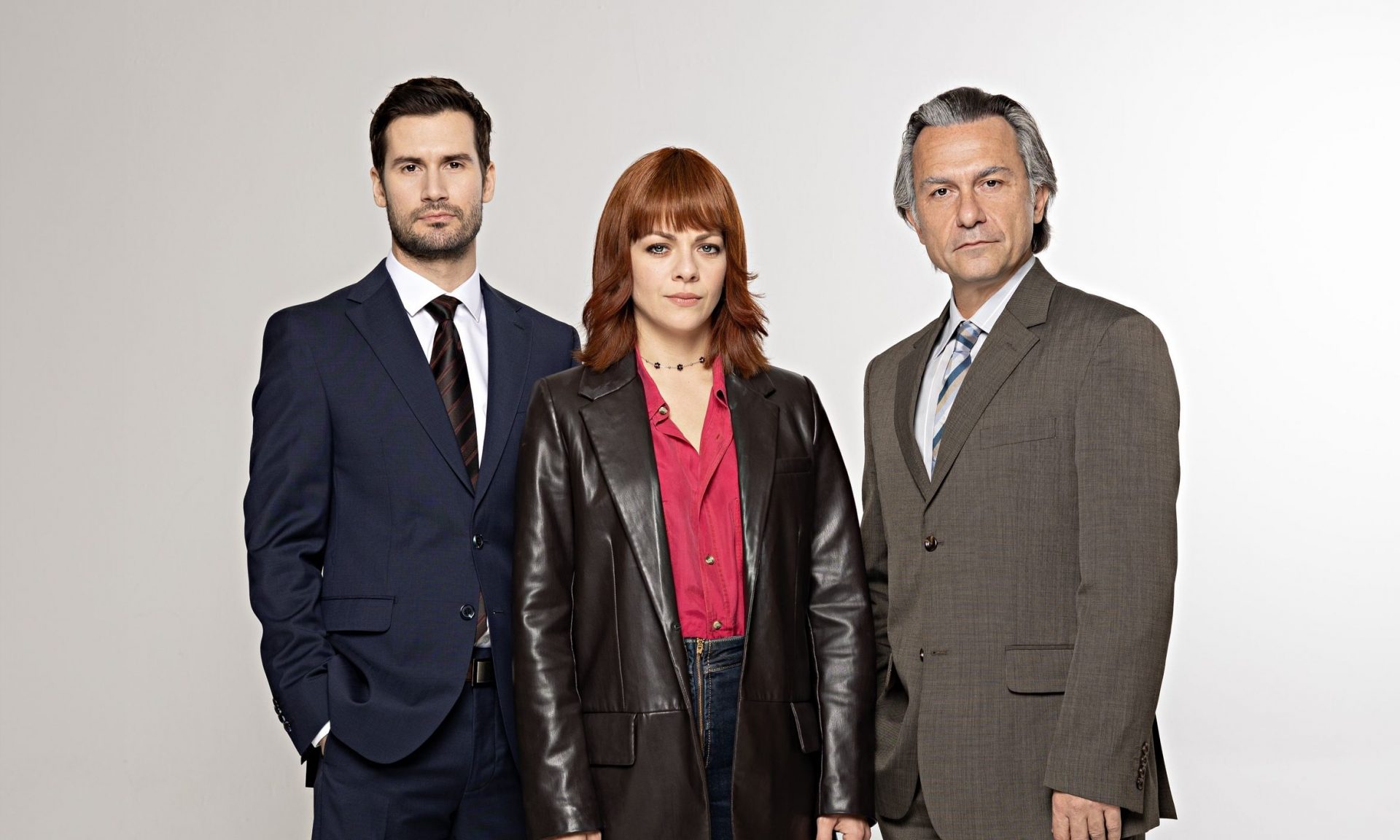 Απαραίτητο φως: Όσα θέλεις να ξέρεις για τη νέα σειρά της ΕΡΤ