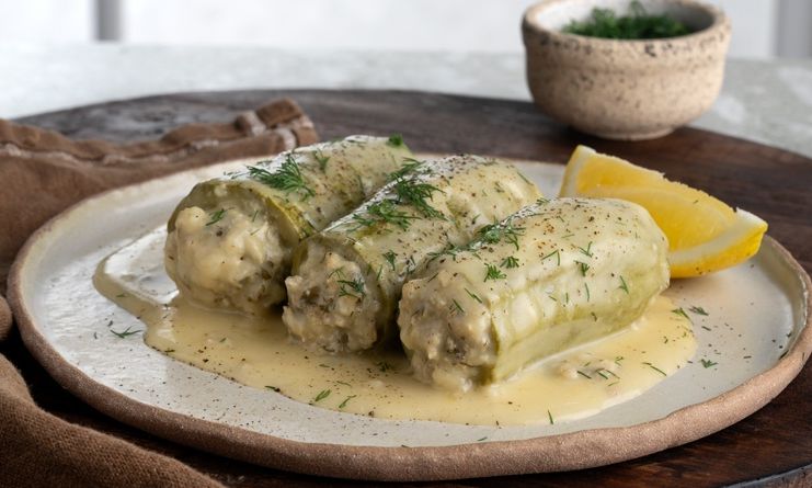 Κολοκυθάκια γεμιστά με τραχανά και κιμά από τον Άκη Πετρετζίκη