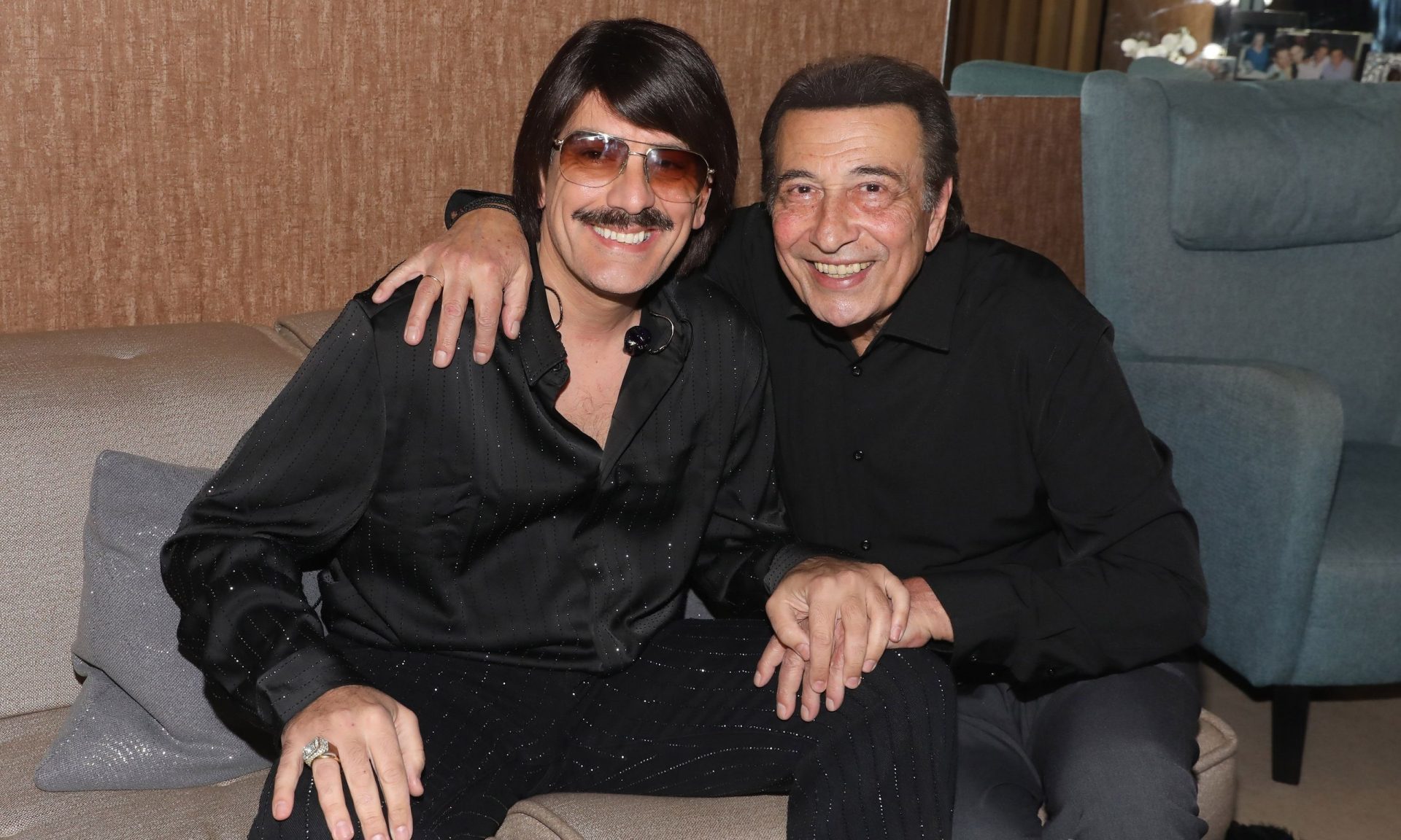 Αντύπας-Τόνυ Σφήνος: Λαμπερή πρεμιέρα με εκρηκτικές παρουσίες και... ζημιές!