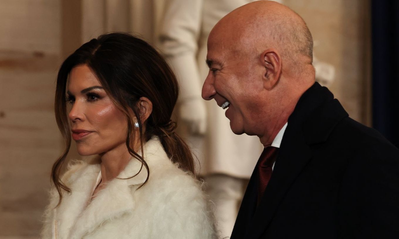 Τζεφ Μπέζος και Λόρεν Σάντσεζ παντρεύονται το καλοκαίρι στη Βενετία