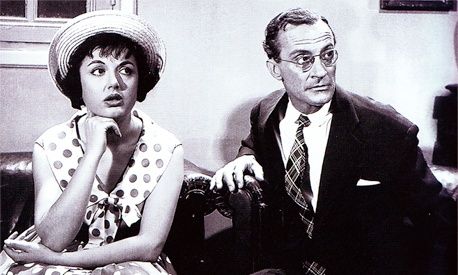 Το σπάνιο ντοκουμέντο από τον γάμο της Σμαρούλας Γιούλη – Δύο θρύλοι του θεάτρου οι κουμπάροι της