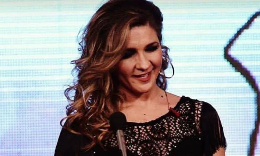 Βασιλική Καρακώστα: Τα δημοτικά τραγούδια έχουν μια γενναιοδωρία, δεν τσιγκουνεύονται