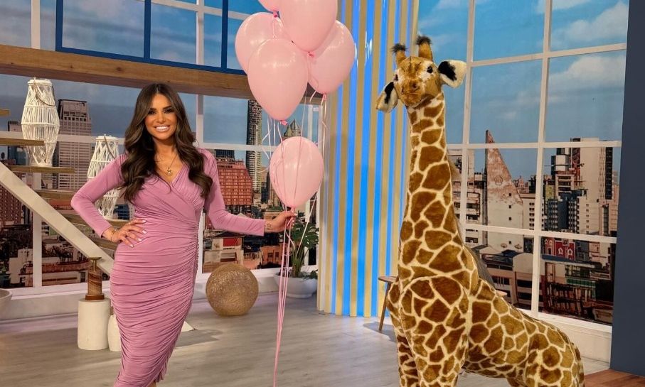 Η Ελένη Τσολάκη γιορτάζει δύο μήνες ευτυχίας - Η φωτό μέσα από το μαιευτήριο λίγο πριν γεννήσει!