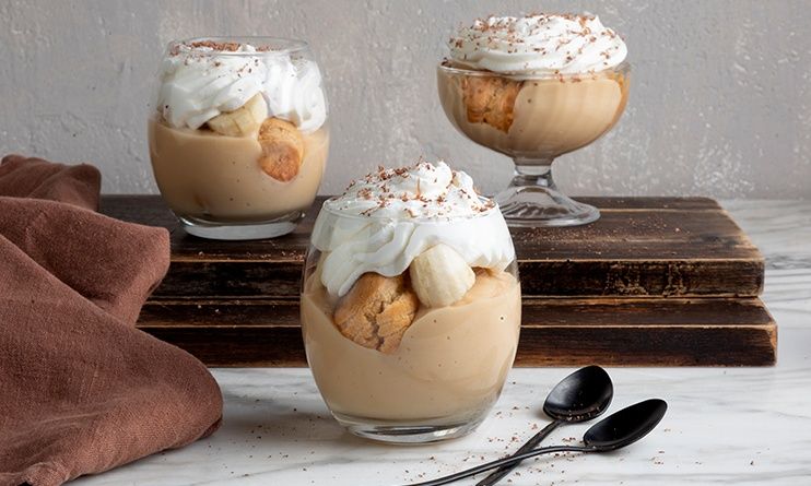 Προφιτερόλ banoffee από τον Άκη Πετρετζίκη