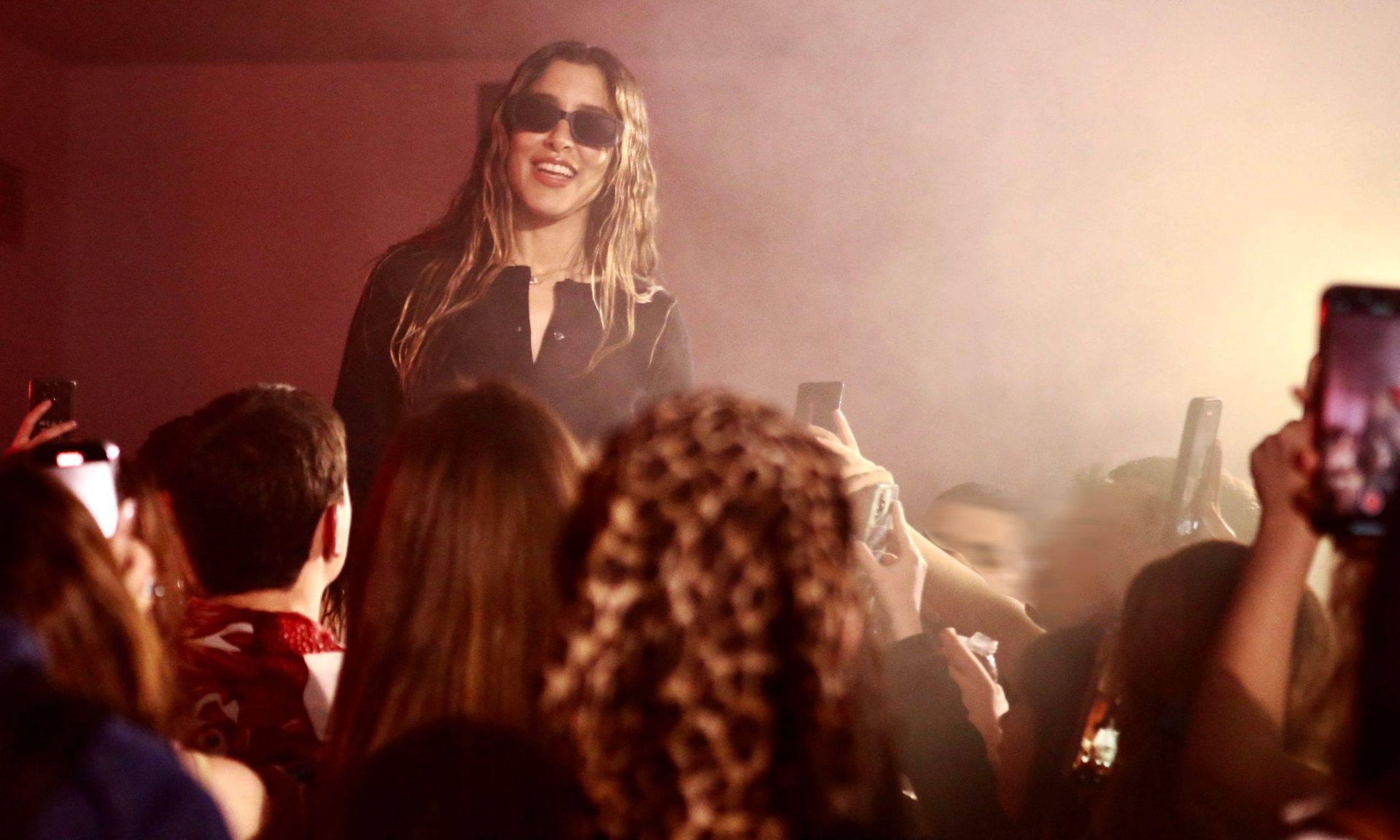 Μαρίνα Σάττι: Το listening party, η LOLA και ο ... Γρηγόρης Αρναούτογλου