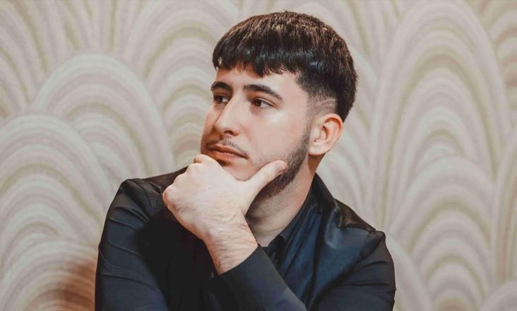 «Μείνε μακριά»: Το νέο single του Μάριου Τσιλιγιάννη & το μήνυμά του για τον Παντελή Παντελίδη